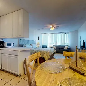 https://the-top-of-the-gulf-606.panamacity-beachhotels.com
